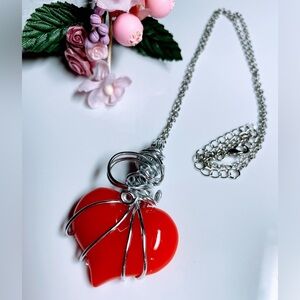 Wirewrapped red heart pendant necklace